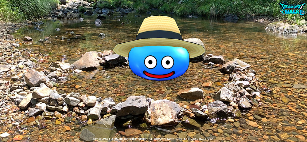 スライムの夏休み川で遊んでる